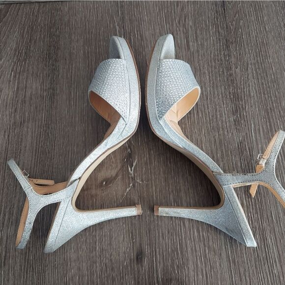 Badgley Mischka Silver Heels with Open Toe and Slim Ankle Strap - Picture 5 of 8